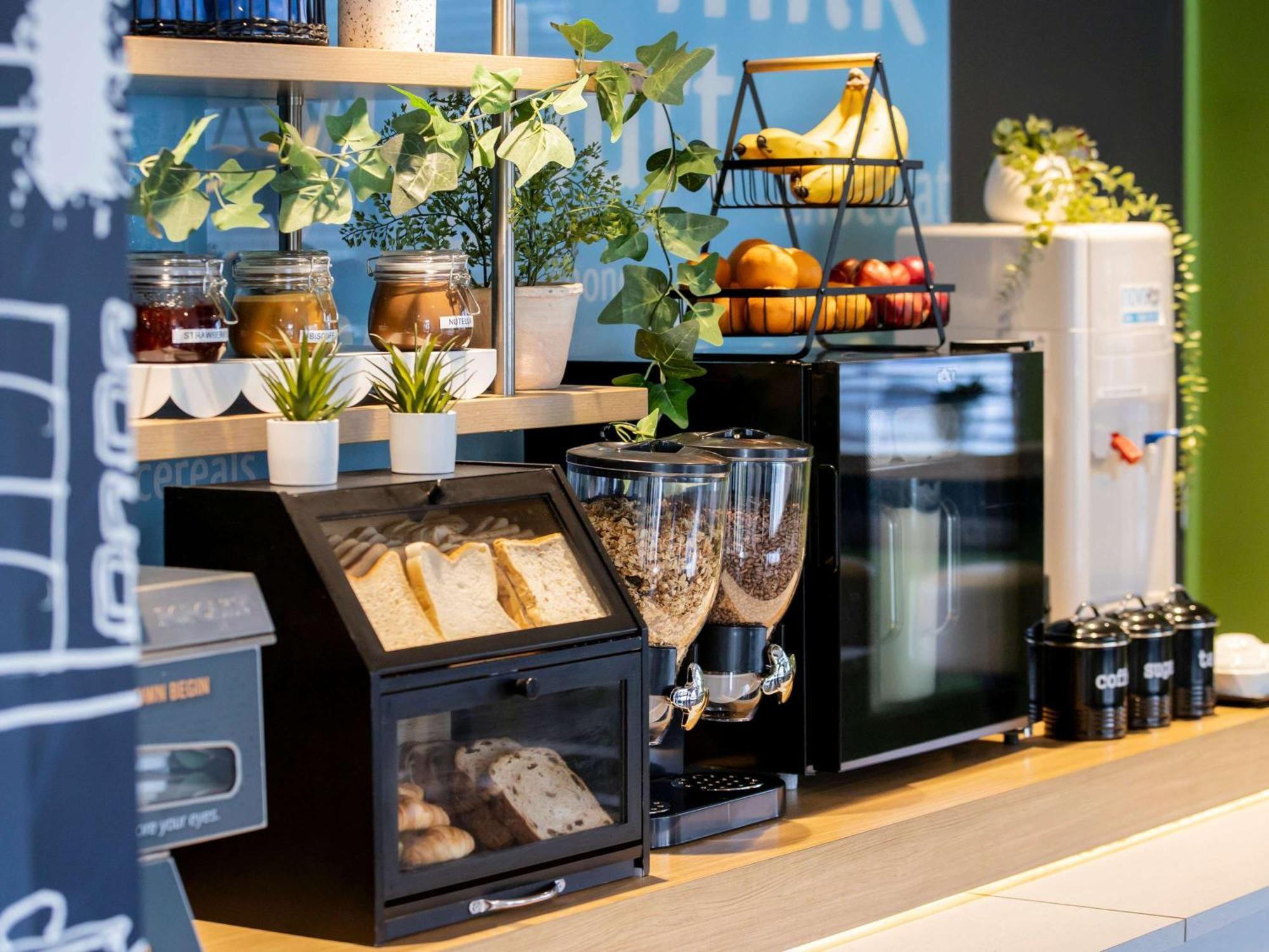 Ibis Budget - Casula Liverpool Exteriör bild