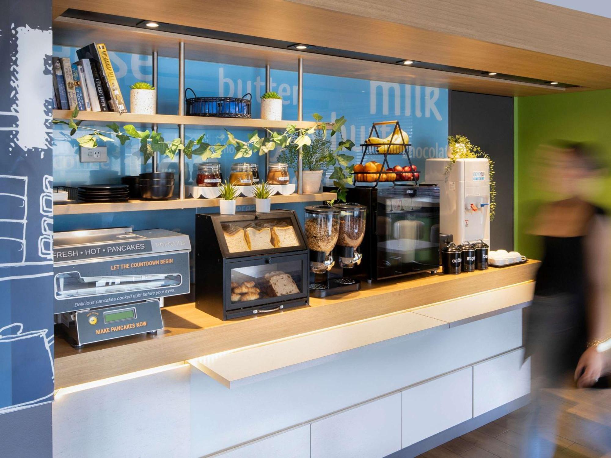 Ibis Budget - Casula Liverpool Exteriör bild