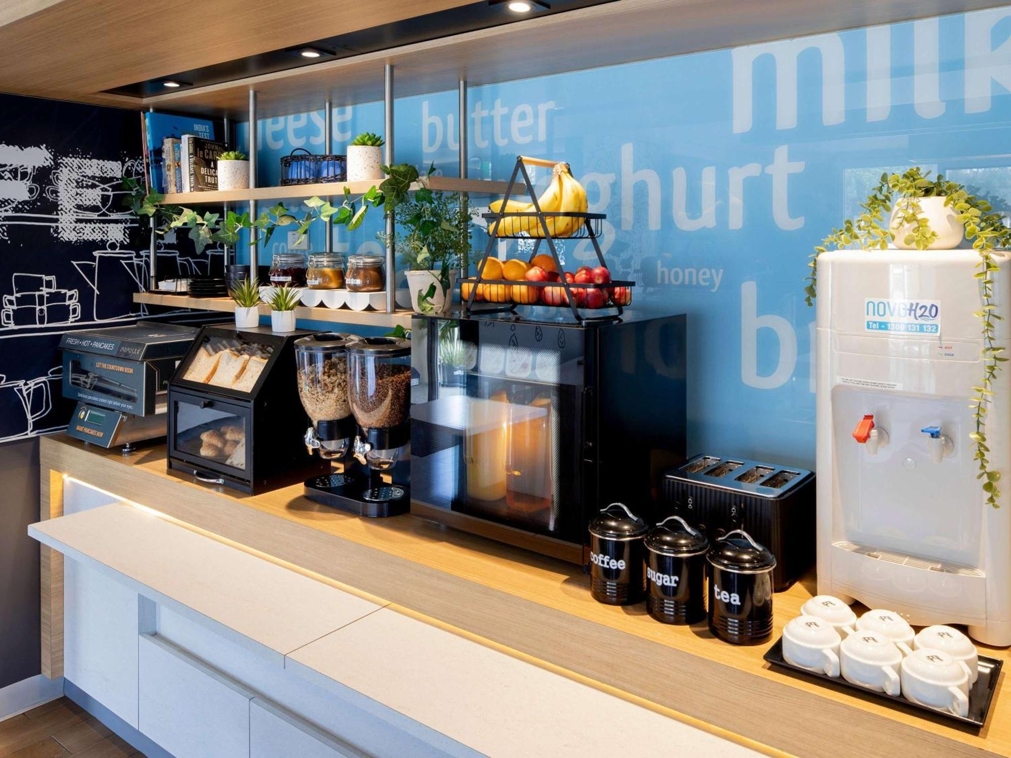 Ibis Budget - Casula Liverpool Exteriör bild