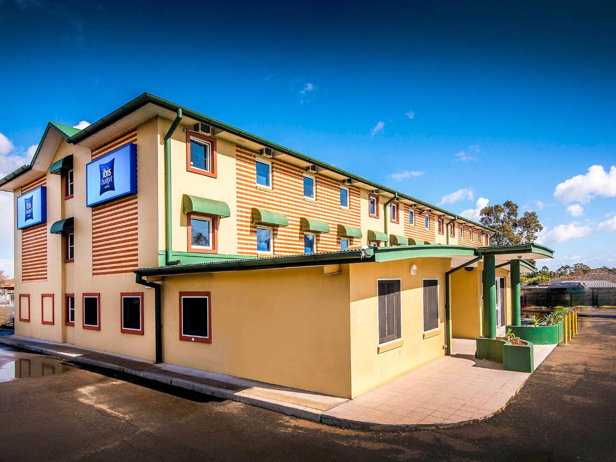 Ibis Budget - Casula Liverpool Exteriör bild