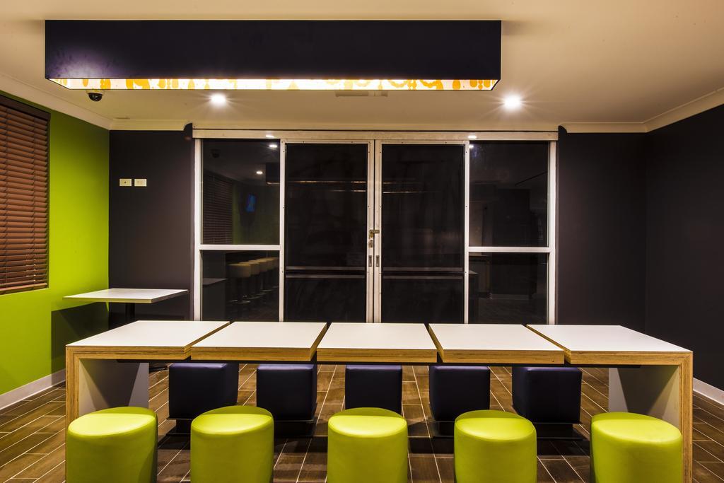 Ibis Budget - Casula Liverpool Exteriör bild