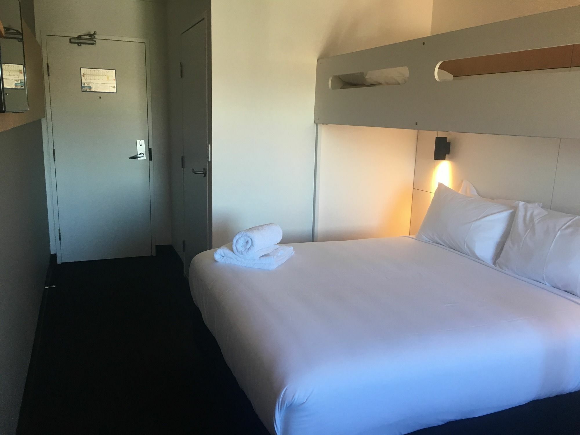 Ibis Budget - Casula Liverpool Exteriör bild