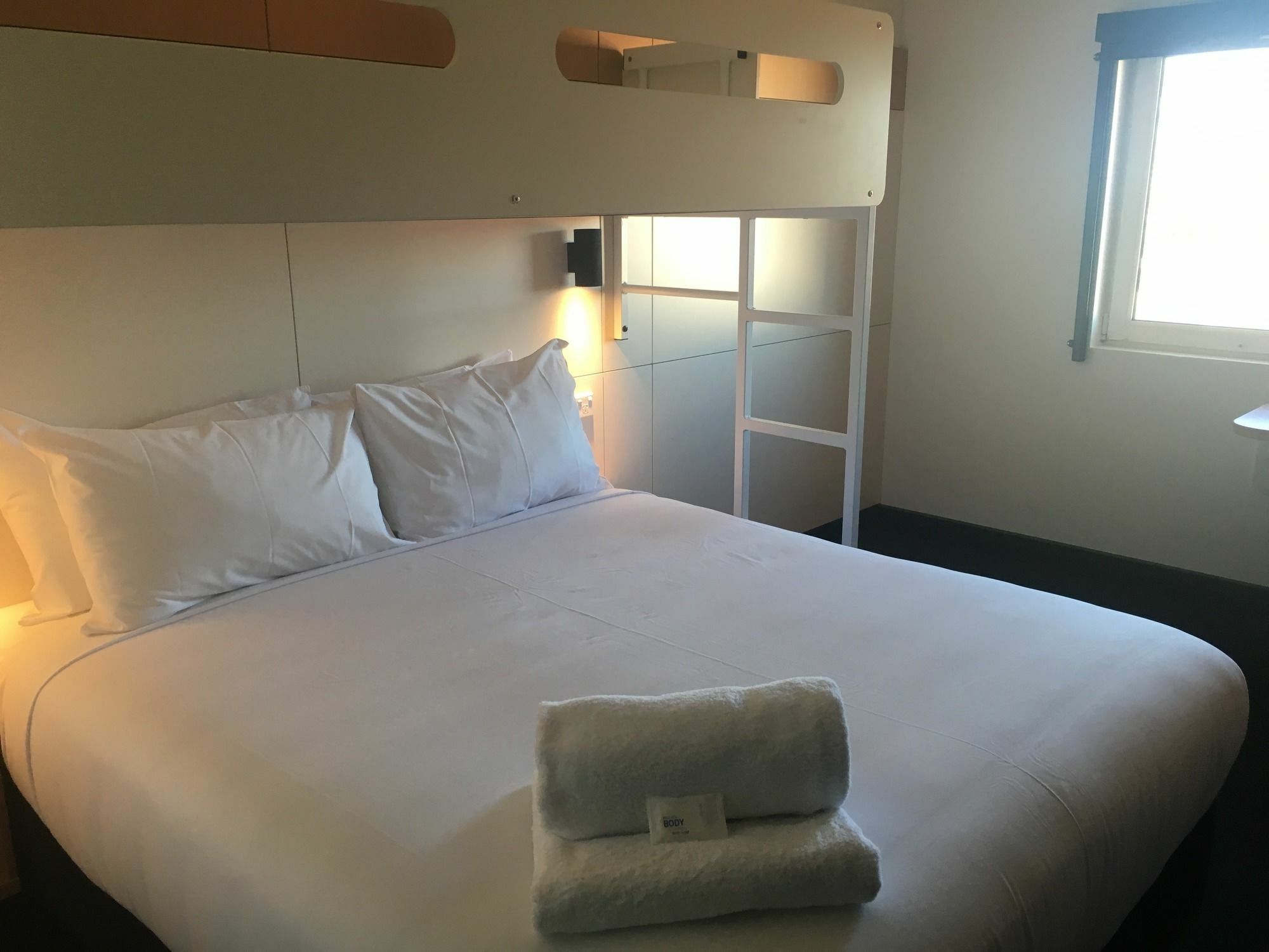 Ibis Budget - Casula Liverpool Exteriör bild
