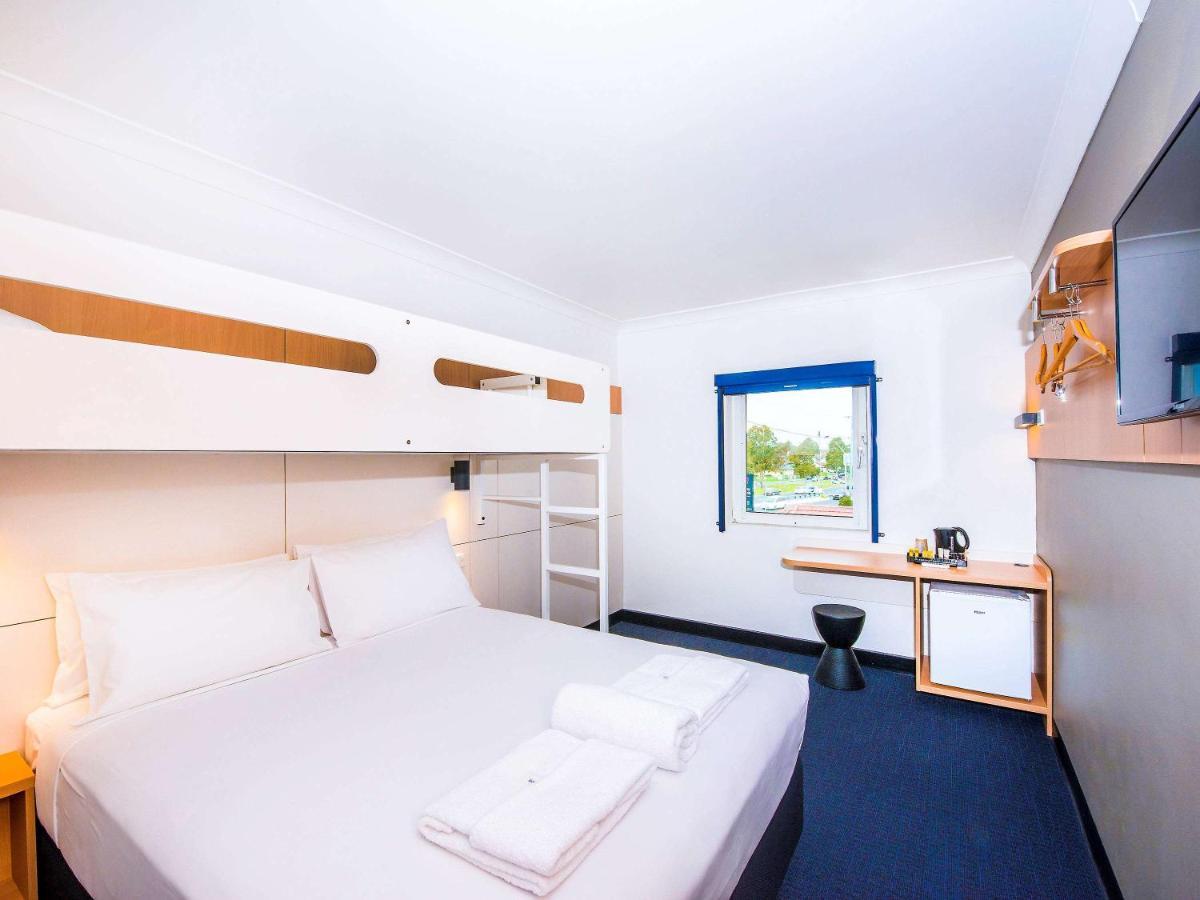Ibis Budget - Casula Liverpool Exteriör bild